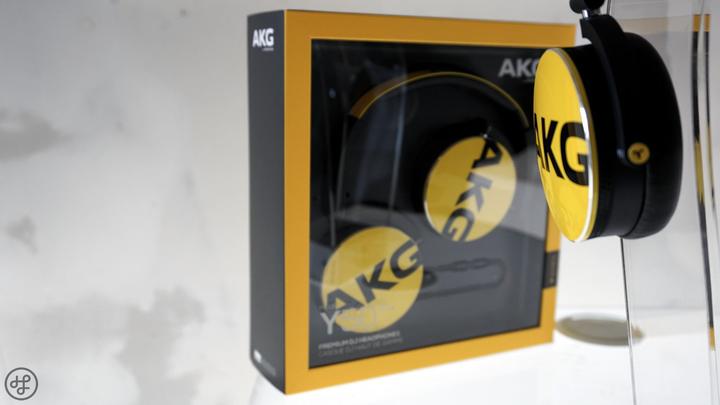 AKG Y50 03