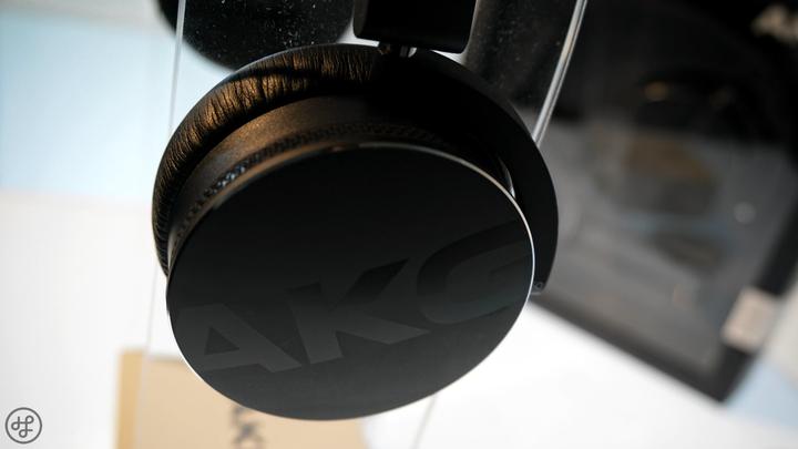 AKG Y50 04