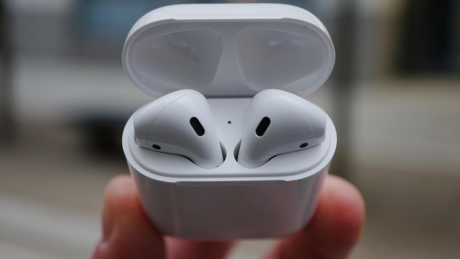 Apple AirPods lead
