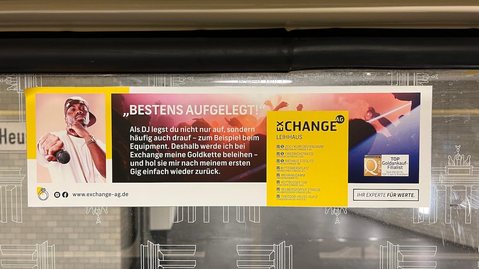Hängenbeglieben 2021 DJ Werbung in der Berliner U-Bahn